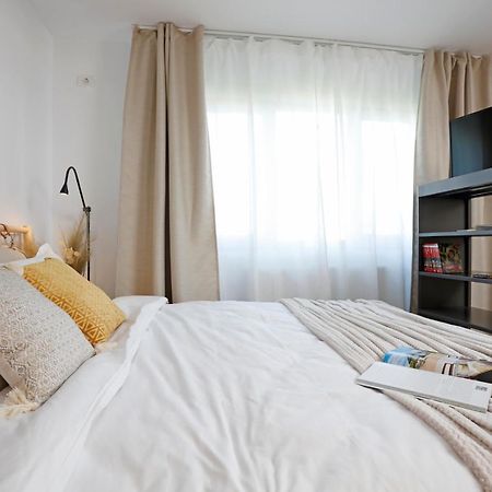 New & Cozy Studio In Ghencea + Netflix Bukarest Exteriör bild