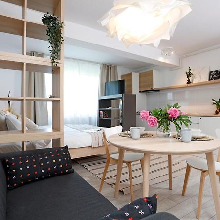 New & Cozy Studio In Ghencea + Netflix Bukarest Exteriör bild