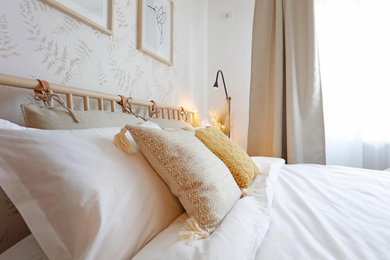 New & Cozy Studio In Ghencea + Netflix Bukarest Exteriör bild