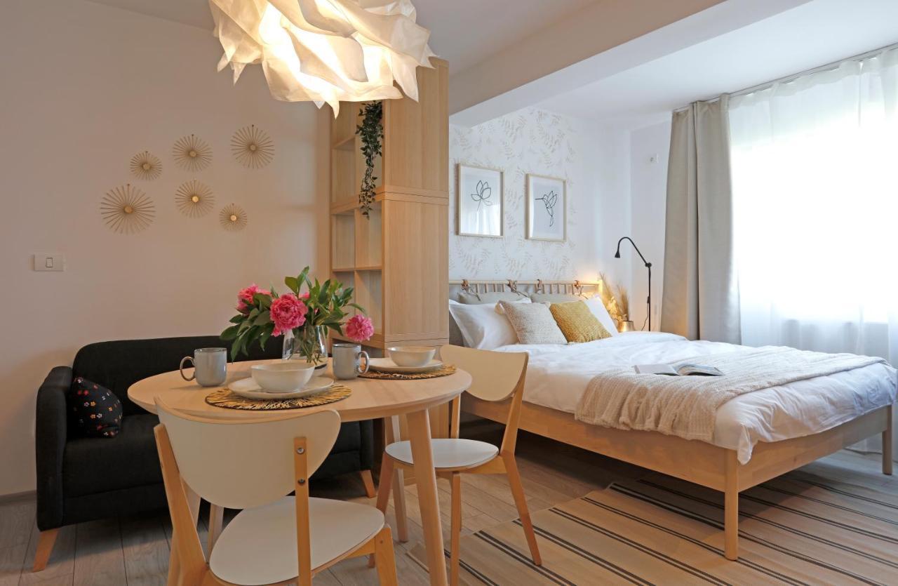 New & Cozy Studio In Ghencea + Netflix Bukarest Exteriör bild