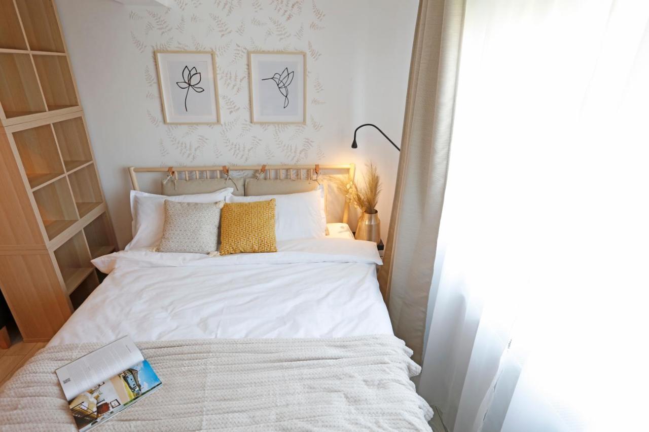 New & Cozy Studio In Ghencea + Netflix Bukarest Exteriör bild