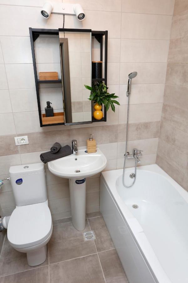 New & Cozy Studio In Ghencea + Netflix Bukarest Exteriör bild