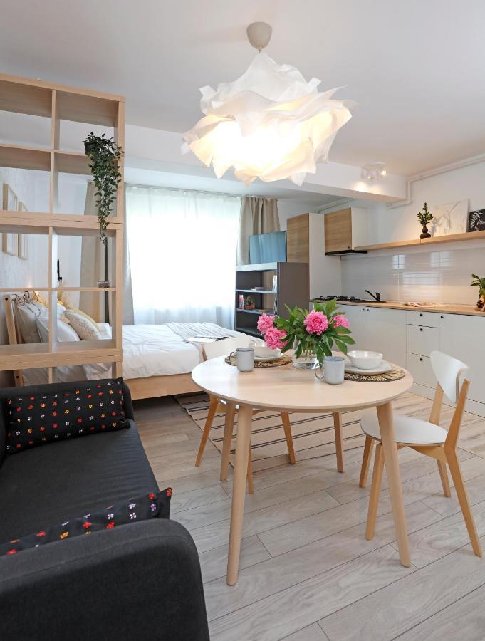 New & Cozy Studio In Ghencea + Netflix Bukarest Exteriör bild